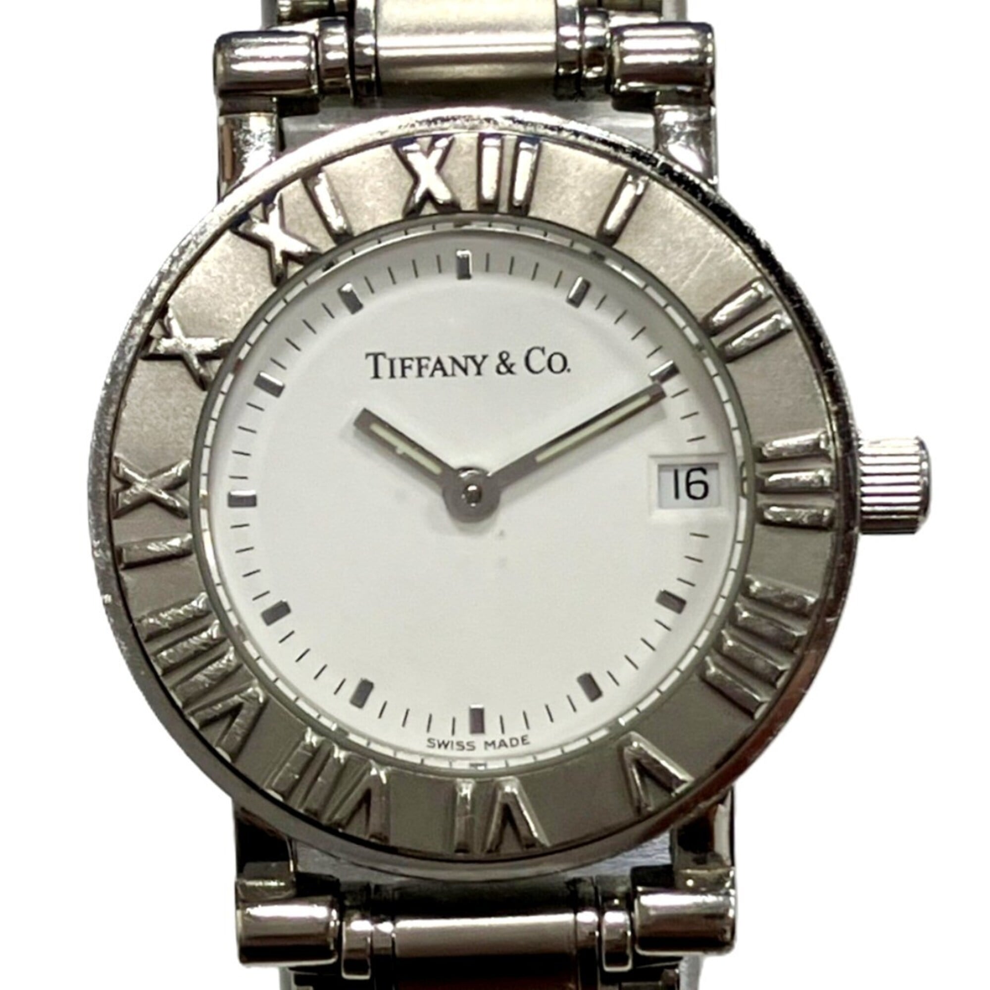 2000_1ef5cfe9-102a-4d29-b35b-4766f061d775.jpg Tiffany & Co. Atlas watch, total weight 53.8g, stainless steel, quartz movement, white dial. - Image 1